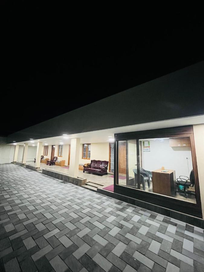The Tendoinn Pollāchi Exteriér fotografie